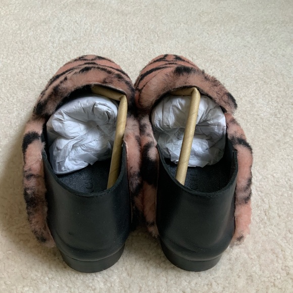 COACH HOLLY SHEARLING PINK AND BLACK LOGO SLIPPERS - Picture 10 of 16